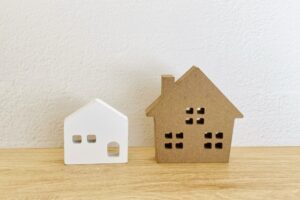 母屋と離れがある場合の空き家特例の適用【不動産・税金相談室】